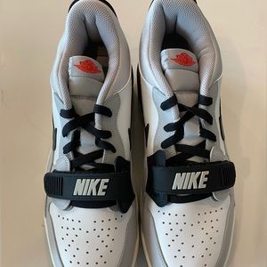 Nike Air Jordan Legacy 312 low - size 10.5 men’s